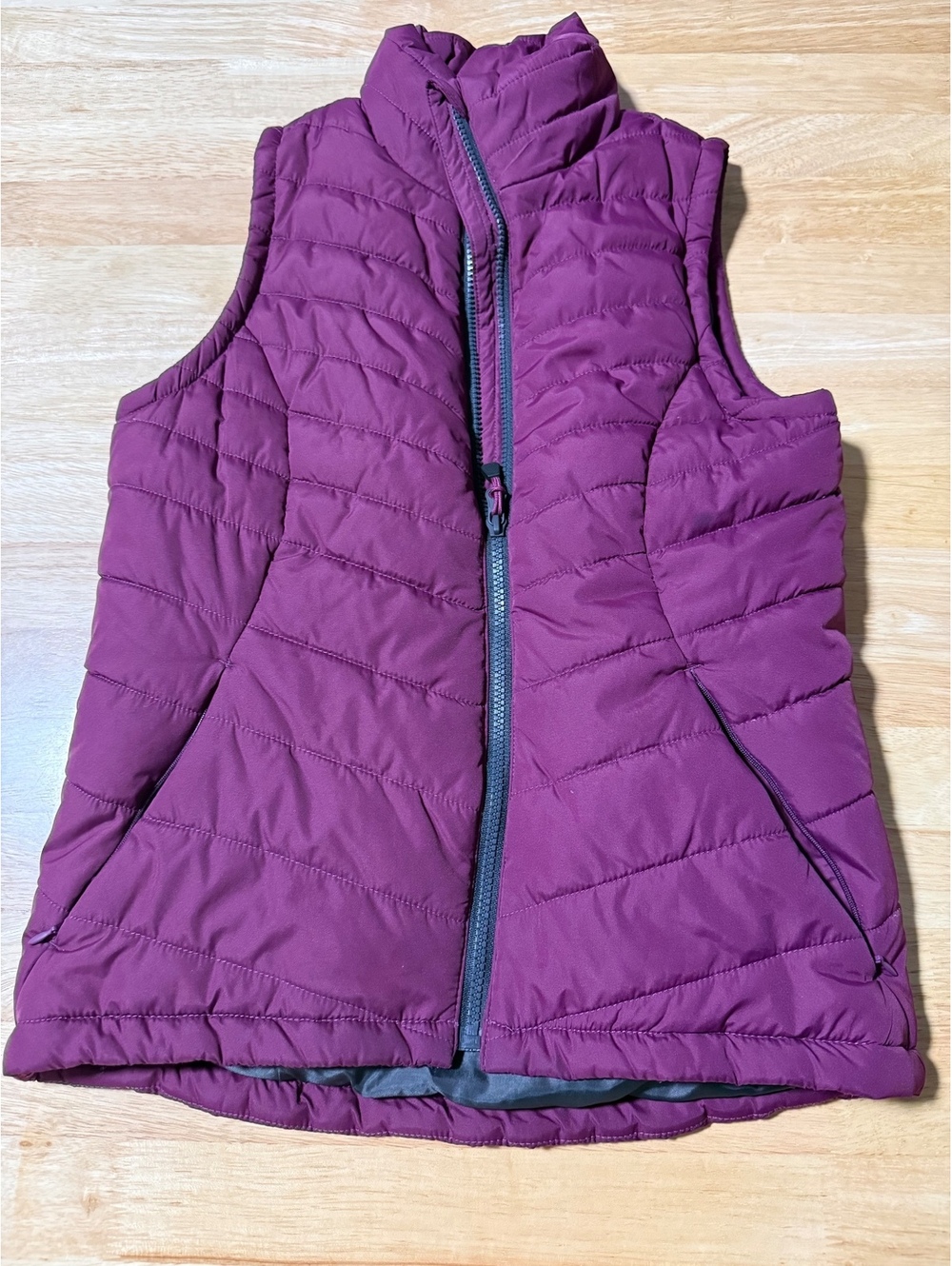 DSG Women’s Purple Quilted Puffer Vest XS Full Zip Gray Lining
